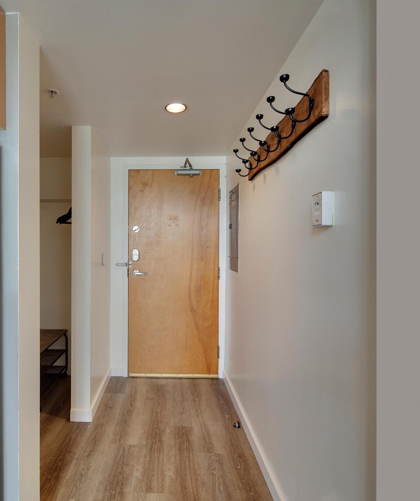 Two-Story Loft With A High-Rises View And Rooftop Deck Vancouver Exterior photo